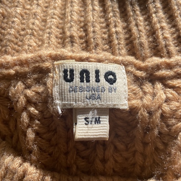 Sweater by Uniq is made of 100% acrylic is a size S/M in good condition - Picture 4 of 4